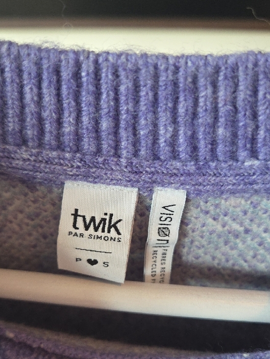 Retro Crewneck Sweater - Picture 5 of 8